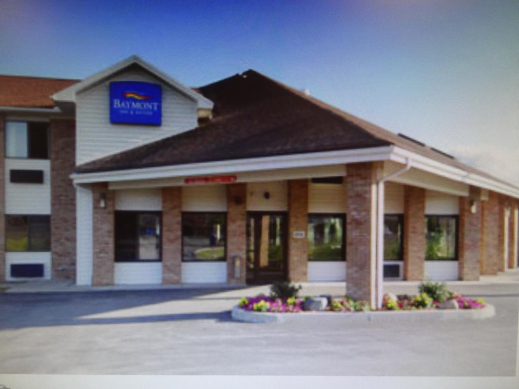 Baymont By Wyndham Port Huron Exterior photo