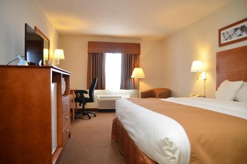 Baymont By Wyndham Port Huron Exterior photo