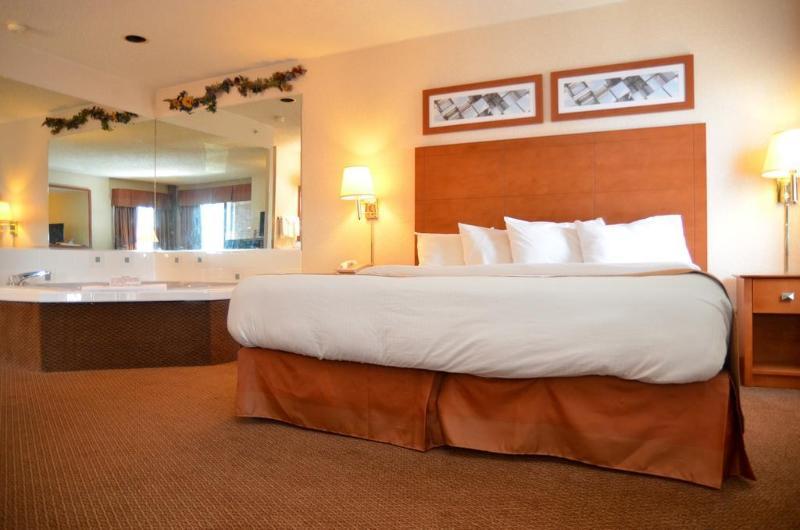 Baymont By Wyndham Port Huron Exterior photo